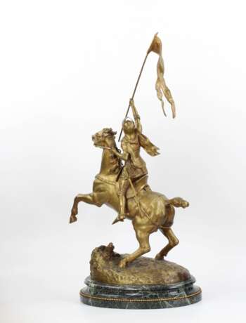 Героическая бронза конного рыцаря. Мрамор Gothic Revival 19th century г. - фото 9