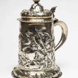 Gobelet &agrave; bi&egrave;re en argent avec sc&egrave;nes de bataille. Silber Neo-baroque 19th century - Foto 1