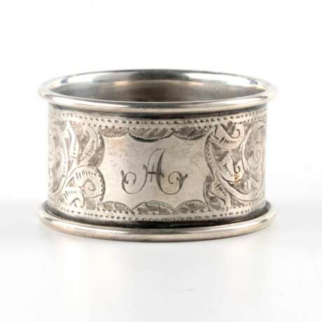 Six ronds de serviette anglais en argent dans un etui dorigine. Argent 925 At the turn of 19th -20th century - photo 2