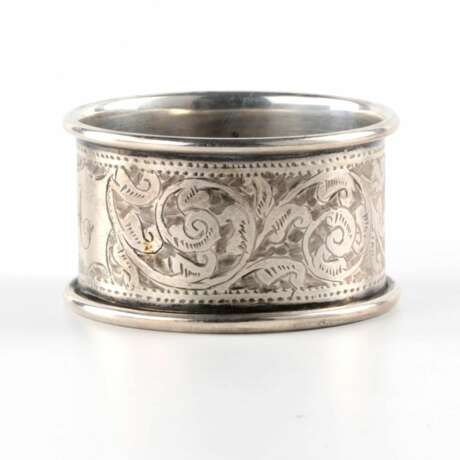 Six ronds de serviette anglais en argent dans un etui dorigine. Argent 925 At the turn of 19th -20th century - photo 3