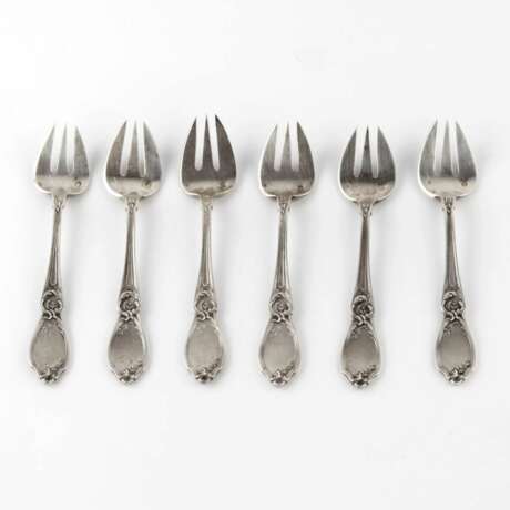 Ensemble de six fourchettes &agrave; hu&icirc;tres en argent. La France. Argent 925 Eclecticism 19th century - photo 1
