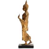 Figure du Bouddha Marcheur du 19&egrave;me si&egrave;cle Vergoldete Bronze 19th century - Foto 3