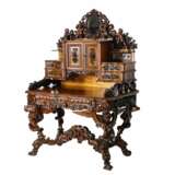 Magnifique bureau sculpte de style baroque neo-gothique. France 19&egrave;me si&egrave;cle. Carved wood Eclecticism 19th century - photo 2