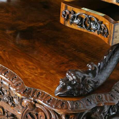 Magnifique bureau sculpte de style baroque neo-gothique. France 19&egrave;me si&egrave;cle. Carved wood Eclecticism 19th century - Foto 4
