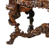 Magnifique bureau sculpte de style baroque neo-gothique. France 19&egrave;me si&egrave;cle. Carved wood Eclecticism 19th century - photo 8