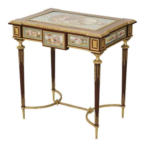 A magnificent ladies table with gilded bronze decor and porcelain panels in the style of Adam Weisweiler. France. 19th century Porcelain Hand Painted Gilding Napoleon III 19th century - photo 4