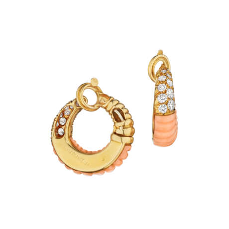 VAN CLEEF & ARPELS CORAL AND DIAMOND RING AND EARRINGS - фото 4