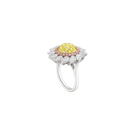 COLORED DIAMOND AND DIAMOND RING - фото 4