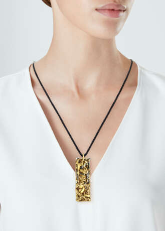 C&#201;SAR BALDACCINI GOLD AND DIAMOND `COMPRESSION` PENDANT - photo 2