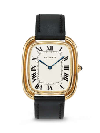 CARTIER. A RARE, LARGE, AND ATTRACTIVE 18K GOLD CUSHION-SHAPED WRISTWATCH WITH STEPPED CASE - фото 1