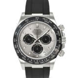 ROLEX. AN ATTRACTIVE AND SPORTY 18K WHITE GOLD AUTOMATIC CHRONOGRAPH WRISTWATCH - Foto 1