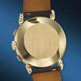 PATEK PHILIPPE. A RARE AND ATTRACTIVE 18K GOLD CHRONOGRAPH WRISTWATCH WITH `SPIDER LUGS` - photo 5