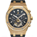 AUDEMARS PIGUET. A RARE AND LARGE 18K PINK GOLD TOURBILLON CHRONOGRAPH WRISTWATCH - Foto 1