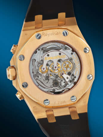 AUDEMARS PIGUET. A RARE AND LARGE 18K PINK GOLD TOURBILLON CHRONOGRAPH WRISTWATCH - Foto 4