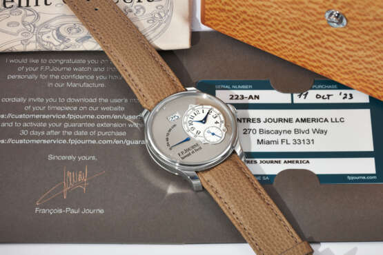 F.P. JOURNE. AN ATTRACTIVE PLATINUM AUTOMATIC WRISTWATCH WITH OUTSIZED DATE AND POWER RESERVE - фото 3