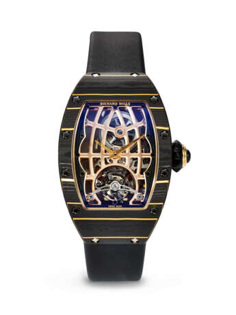 RICHARD MILLE. AN EXCEPTIONAL AND HIGHLY ATTRACTIVE GOLD CARBON TPT&#174;, 18K RED, YELLOW GOLD, AND TITANIUM ULTRA-SKELETONIZED AUTOMATIC TOURBILLON WRISTWATCH - Foto 1