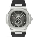 PATEK PHILIPPE. AN ATTRACTIVE STAINLESS STEEL AUTOMATIC ANNUAL CALENDAR WRISTWATCH WITH SWEEP CENTER SECONDS, MOON PHASES AND 24-HOUR INDICATION - фото 1