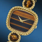 PIAGET. A HIGHLY RARE AND OPULENT 18K GOLD AND TIGER`S EYE NECKLACE WATCH - photo 2