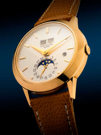 PATEK PHILIPPE. A RARE AND ELEGANT 18K GOLD AUTOMATIC PERPETUAL CALENDAR WRISTWATCH WITH MOON PHASES AND LEAP YEAR INDICATON - photo 7