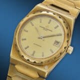 VACHERON CONSTANTIN. A VERY RARE AND ATTRACTIVE 18K GOLD AUTOMATIC WRISTWATCH WITH DATE AND BRACELET - фото 2