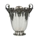 An ornate Italian silver cooler in the shape of a vase. 1934-1944 Silver 800 Eclecticism 20th century - photo 1