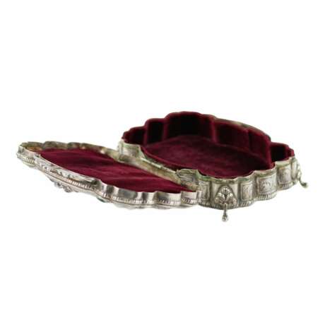 Italian silver jewelry box of baroque shape. 20th century. Silver 800 Eclecticism 20th century - photo 7