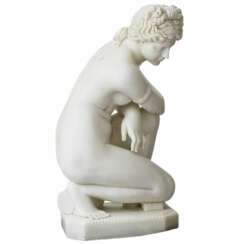 Sculpture en marbre Baignade de V&eacute;nus. 19e-20e si&egrave;cle. 