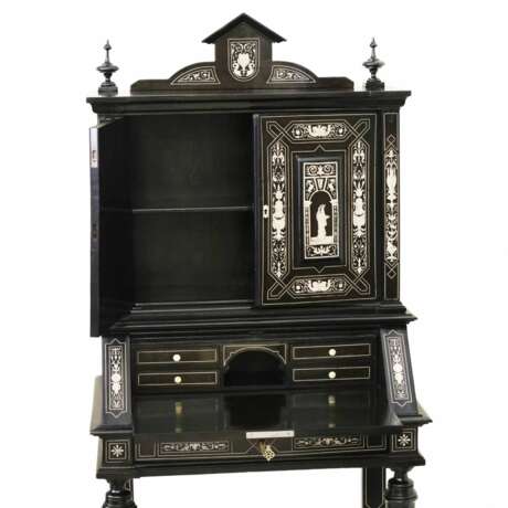 A superb Italian ebony and ivory cabinet from the late 19th century. Ivory Late 19th century - photo 1