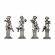 Quatre dr&ocirc;les de figures de musiciens putti en argent. - Kauf mit einem Klick