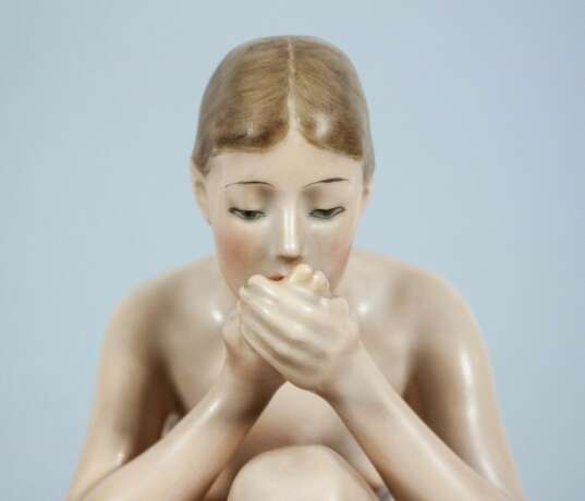 Figurine en porcelaine Fille &agrave; leau Rosenthal Hand Painted Early 20th century - photo 3