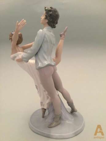 Figurine en porcelaine Ballet Couple Lladro Porcelaine 20th century - photo 2