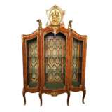 Vitrine de style Louis XV. Lackiertes Holz At the turn of 19th -20th century - Foto 1