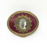 Oval jewelry box . 19th century Gilded bronze 19th century - photo 2