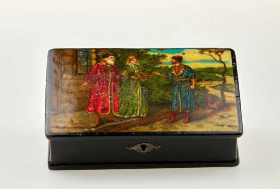 Antique Russian box Kissing Rite. Papier-Mache At the turn of 19th -20th century - photo 1