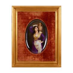 Фарфоровый пласт 19 века &laquo;Девушка с кувшином&raquo;.