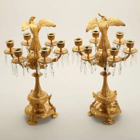 Paire de candelabres &agrave; figures d`oiseaux de paradis. Vergoldete Bronze 19th century - Foto 3