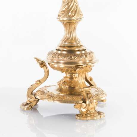  A pair of bronze candelabra. Russia Gilded bronze Baroque 19th century - photo 2