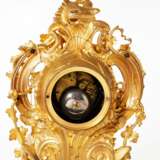 Horloge de cheminee dans le style de Louis XV Gold-plated metal At the turn of 19th -20th century - photo 2