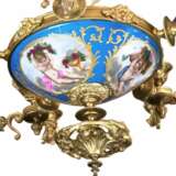 Lustre &agrave; 15 bougies de style Louis XVI. S&egrave;vres. Polychrome gilt Late 19th century - Foto 7