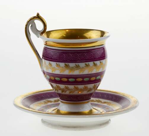 Tasse &agrave; the et soucoupe en porcelaine fran&ccedil;aise. Dorure Eclecticism At the turn of 19th -20th century - photo 2