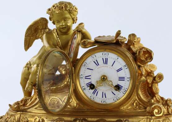 Mantel clock Allegories of Painting of gilded bronze 1920 Hand Painted Neorococo At the turn of 19th -20th century - photo 9