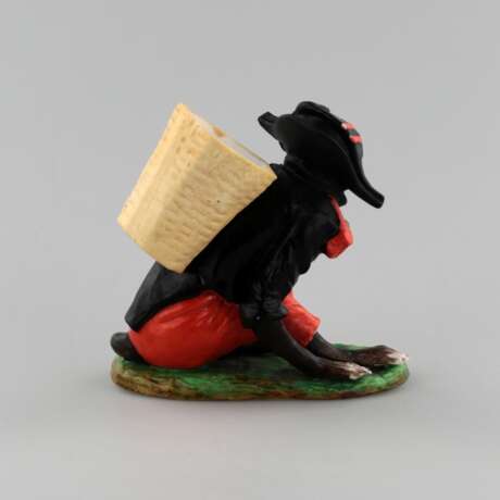 Porcelain pencil holder Monkey in the shape of Napoleon. Porcelain Early 19th century - photo 4