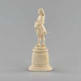 Ivory figure of a gentleman in a cocked hat. Ivory 19th century - photo 3