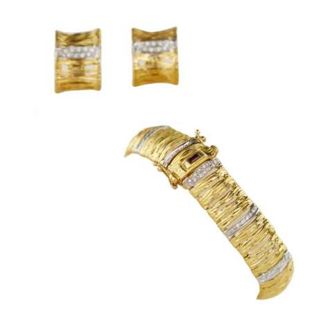 Roberto Coin Diamond Gold Elephant Skin Jewelry Set. Diamonds 20th century - photo 1