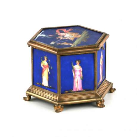 Brass box with muses on porcelain panels. Porcelain Eclecticism Late 19th century - photo 3
