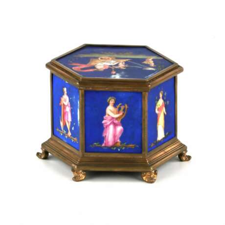 Brass box with muses on porcelain panels. Porcelain Eclecticism Late 19th century - photo 4
