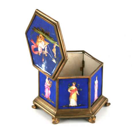 Brass box with muses on porcelain panels. Porcelain Eclecticism Late 19th century - photo 6
