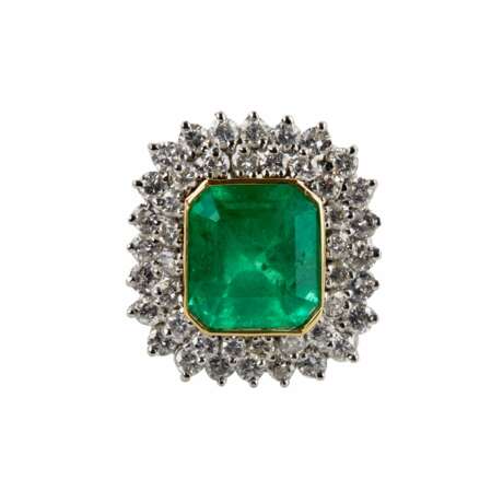 Platinum ring with emerald and diamonds. Diamonds 21th century - photo 1