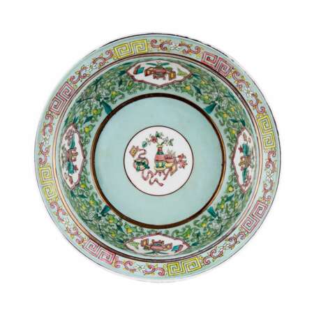 Plat chinois de l usine Gardner. Porcelaine Asian Art Late 19th century - photo 1