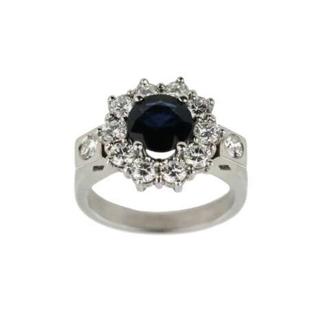 18k gold ring with diamonds and natural sapphire. Diamonds 21th century - photo 1